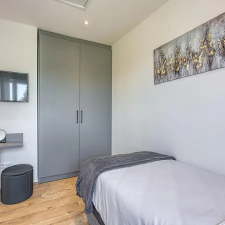 Speranza Willa Selina